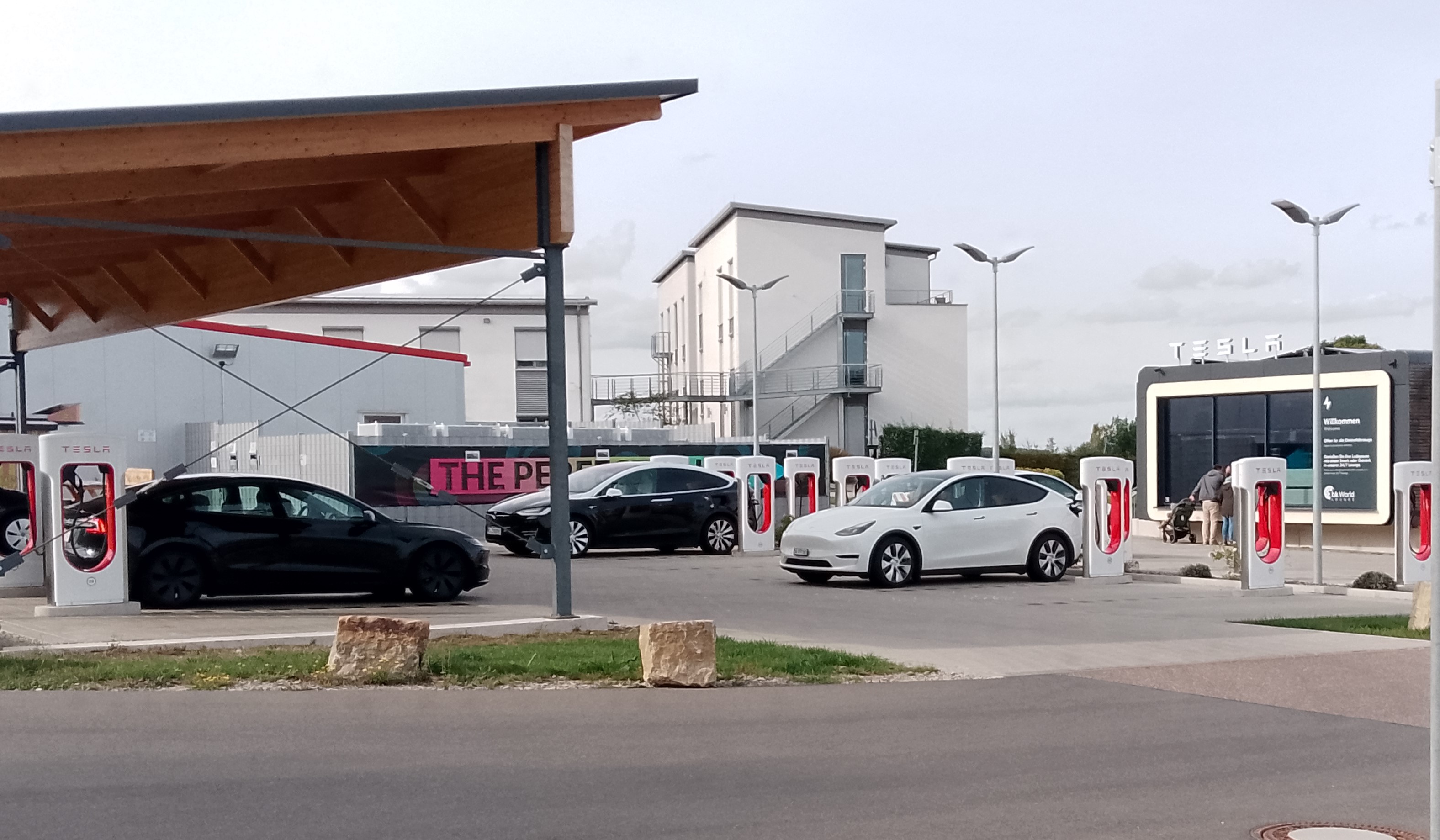 99 Cent kostete "Sanifair" und 4,99 € ein Kaffee Latte.