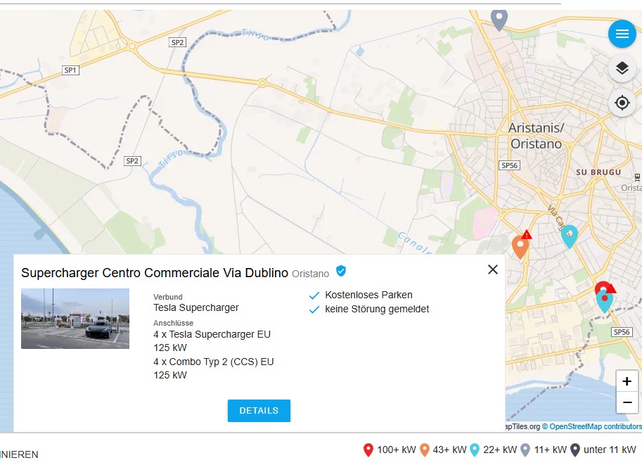 hier kann man die Ladezeit nutzen zum Einkauf gegenüber im Superpan. Shoppen oder einen Kaffee trinken.